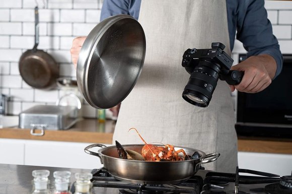 Рукоятка-штатив Sony GP-VPT2BT с беспроводным ДУ, черный 