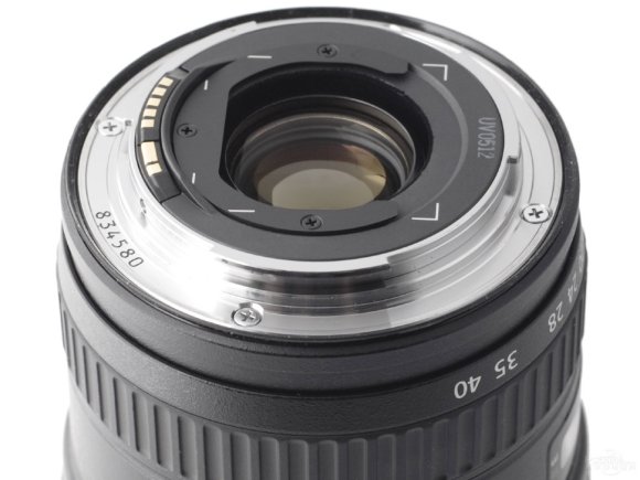 Объектив Canon EF 17-40mm f/4L USM  Объектив Canon EF 17-40mm f/4L USM