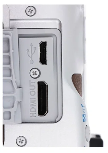 Фотоаппарат Canon EOS 250D Kit 18-55mm f/4-5.6 IS STM, серебристый Фотоаппарат Canon EOS 250D Kit 18-55mm f/4-5.6 IS STM, серебристый