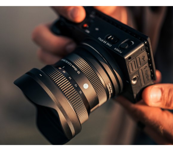 Объектив Sigma 10-18mm f/2.8 DC DN Contemporary for Sony E, чёрный Объектив Sigma 10-18mm f/2.8 DC DN Contemporary for Sony E, чёрный