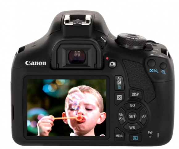 Фотоаппарат Canon EOS 2000D Kit EF-S 18-55mm f/3.5-5.6 DC III, чёрный Фотоаппарат Canon EOS 2000D Kit EF-S 18-55mm f/3.5-5.6 DC III, чёрный