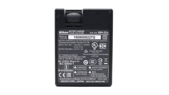 Nikon MH-25A зарядное устройство для EN-EL15a , EN-EL15b , EN-EL15c 