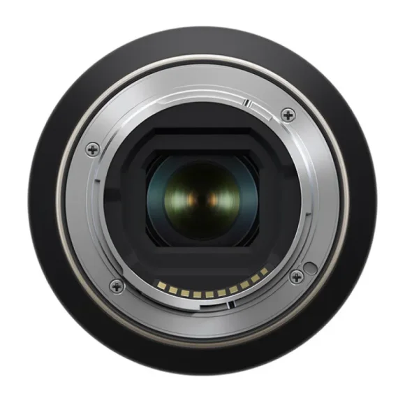 Объектив Tamron 18-300mm F/3.5-6.3 Di III-A VC VXD Nikon Z APS-C Объектив Tamron 18-300mm F/3.5-6.3 Di III-A VC VXD Nikon Z APS-C