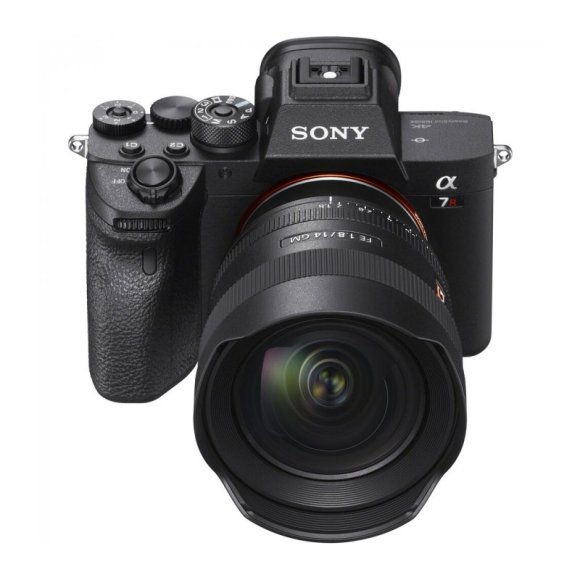 Объектив Sony FE 14mm f/1.8 GM, черный Объектив Sony FE 14mm f/1.8 GM, черный