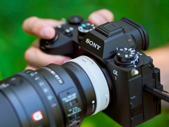 Объектив Sony FE 100mm f/2.8 Macro GM 