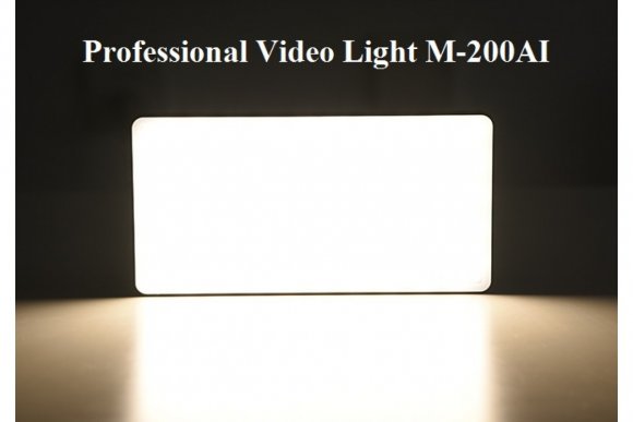 Professional Mini Portable LED Light M-200AI (3200К-5600К) 10 Вт,3.85 В, 4200 мАч Накамерный свет 