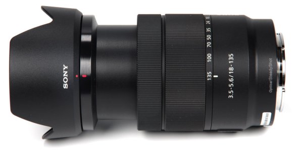 Объектив Sony E 18-135mm f/3.5-5.6 OSS, чёрный Объектив Sony E 18-135mm f/3.5-5.6 OSS, чёрный