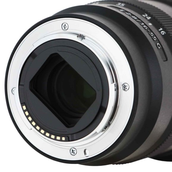 Объектив Sony E 18-135mm f/3.5-5.6 OSS, чёрный Объектив Sony E 18-135mm f/3.5-5.6 OSS, чёрный