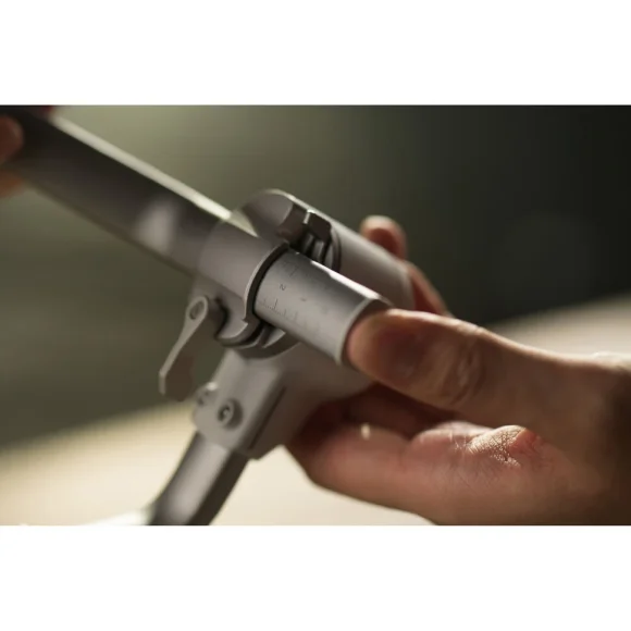 Стабилизатор DJI RS 4 Mini 