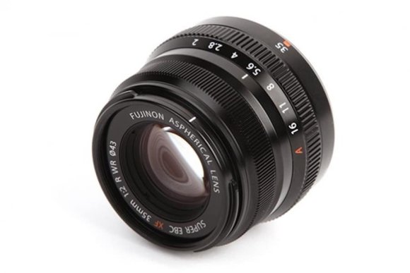 Объектив Fujifilm XF 35mm f/2 R WR, чёрный  Объектив Fujifilm XF 35mm f/2 R WR, чёрный