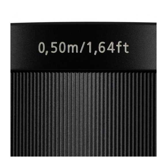 Объектив Sony Sonnar T* FE 55mm f/1.8 ZA, чёрный  Объектив Sony Sonnar T* FE 55mm f/1.8 ZA, чёрный