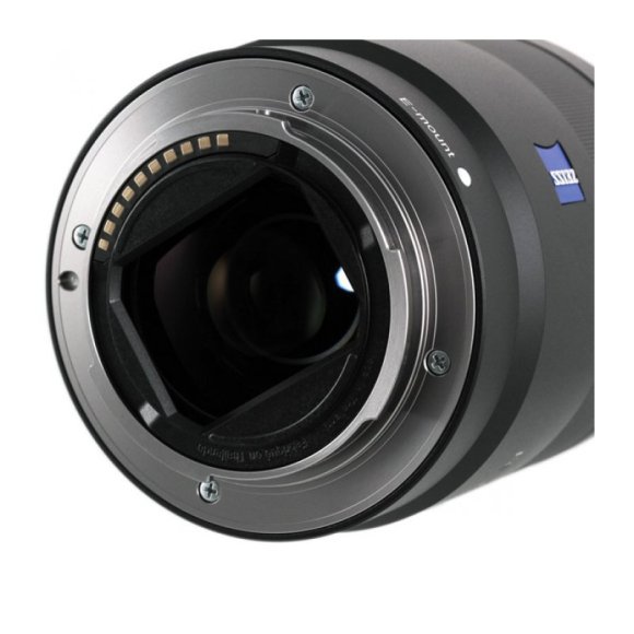 Объектив Sony Sonnar T* FE 55mm f/1.8 ZA, чёрный  Объектив Sony Sonnar T* FE 55mm f/1.8 ZA, чёрный